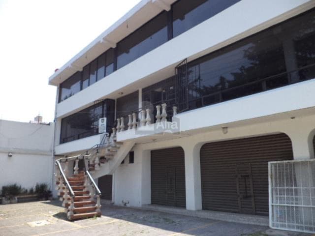 Renta de local comercial en Metepec, ubicado sobre Av. Baja Velocidad