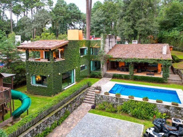 Casa en venta en Avándaro para 20 personas a 2 cuadras del centro en Valle de Bravo
