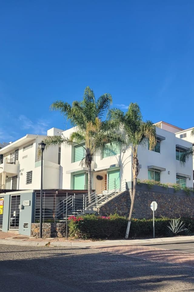 Casa en venta en Juriquilla con 4 recámaras