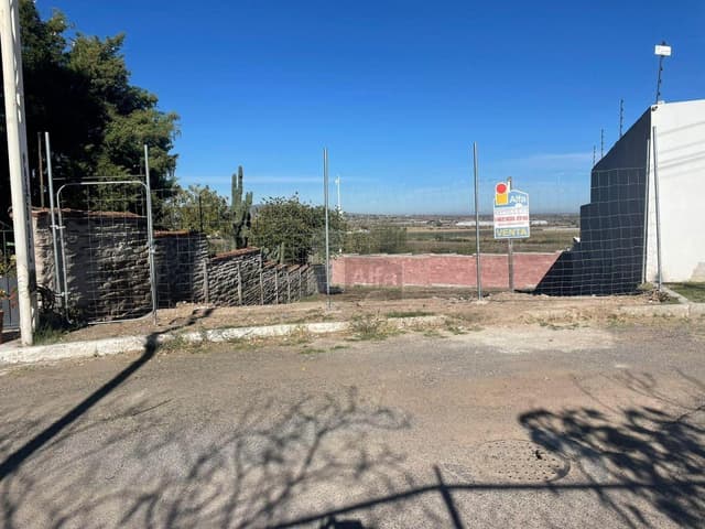 Terreno habitacional en venta en Villas de Irapuato