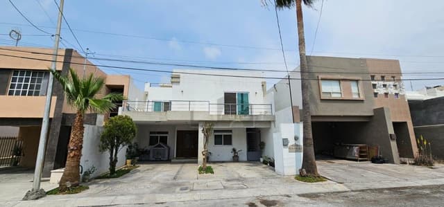 Casa en venta en Fracc. Los reales al norte de Saltillo