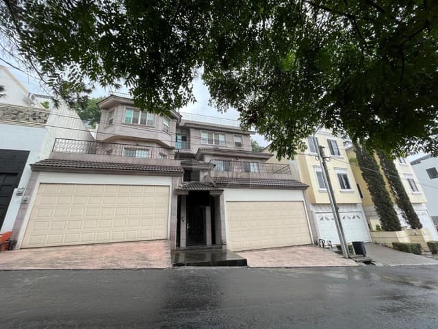 Casa en venta, Colonial La Sierra, San Pedro Garza Garcia, Nuevo León.