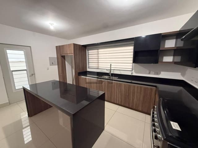 Casa de renta, Puerta de Hierro, Monterrey, Nuevo León