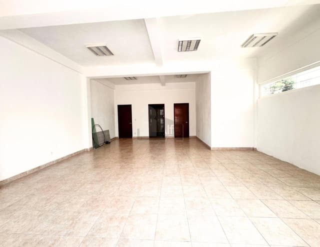 Local en renta 106 m2 frente a Fiscalía, Toluca