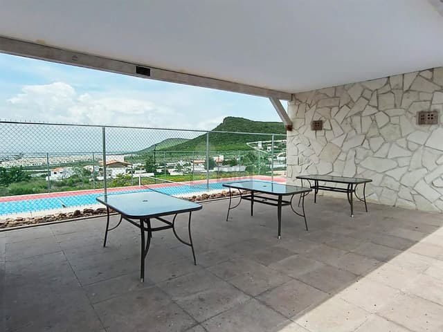Terreno en VENTA en Ciudad Maderas Montaña, El Marqués, Querétaro, un condominio con ALBERCA.