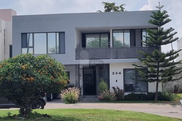 Casa en venta con opción de inversión y rentabilidad inmediata – León