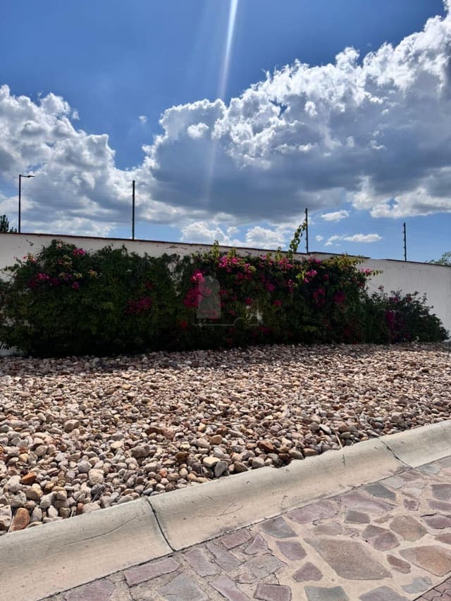 Terreno en Venta con Amenidades listas a usar. A 10 min de la Antorcha Contrato SAPAL ya liquidado