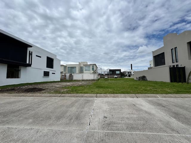 Terreno habitacional en venta en Hacienda San Antonio, Metepec, México