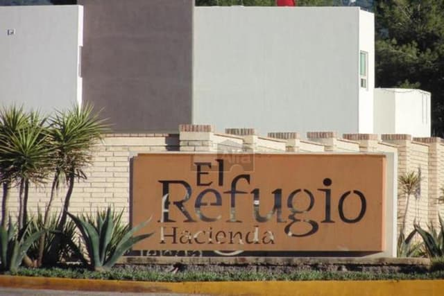 Terreno habitacional en venta al sur de la ciudad, en fraccionamiento Hacienda el Refugio