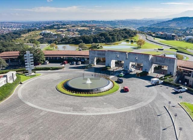 Terreno Habitacional Premium en Rancho San Juan: Tu Futuro Comienza Aquí