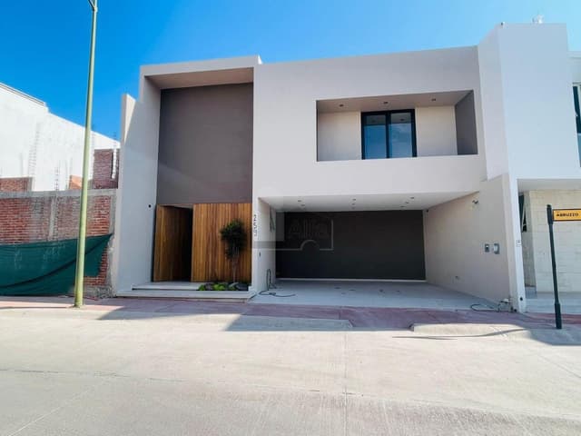 Casa sola en venta en Lombardía, Irapuato, Guanajuato