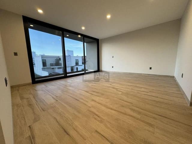 Residencia de lujo en renta en Metepec, tres niveles