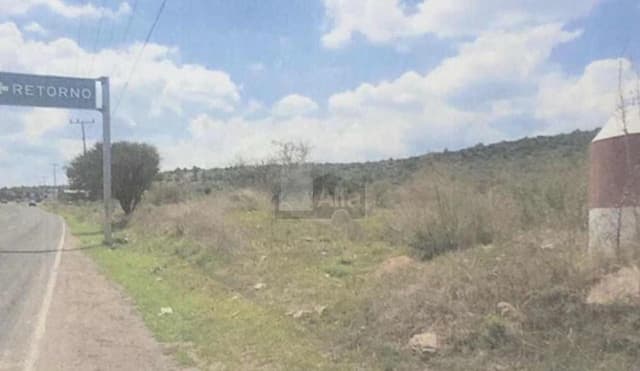 terreno comercial-industrial frente a aeropuerto