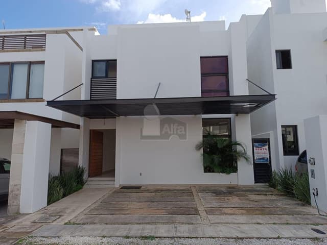 Casa en Renta 4 recs, 4 baños y cuarto servicio en Residencial AQUA, Cancun Quintana Roo, SMZ-330