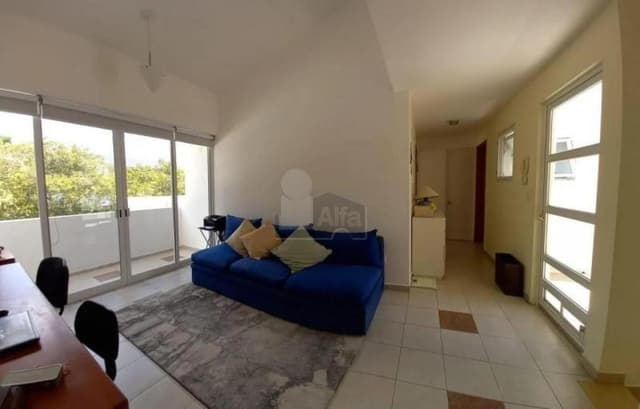 Casa en El Campanario con 5 recámaras!, una en PB, alberca propia y departamento independiente