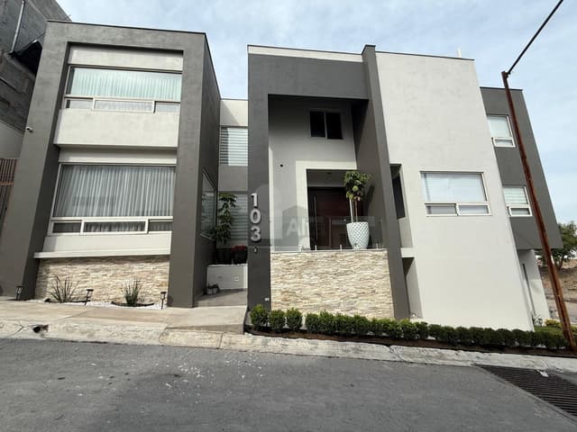 Casa en renta, Cumbres Elite, Monterrey, Nuevo León. en esquina