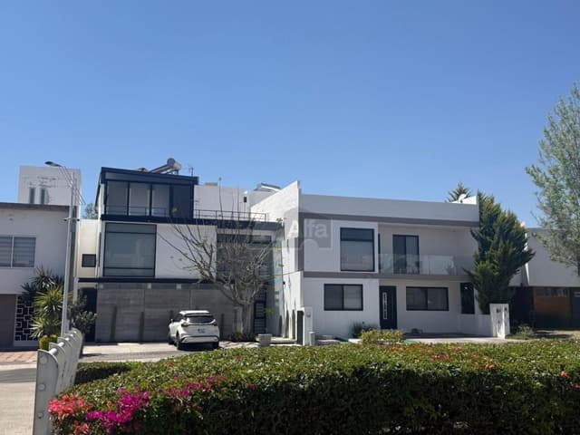 Venta de Casa Con RoofGarden en el Refugio