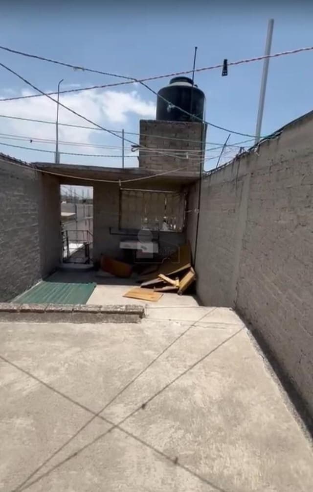 Casa sola en venta en Ejército del Trabajo, Chicoloapan, México.