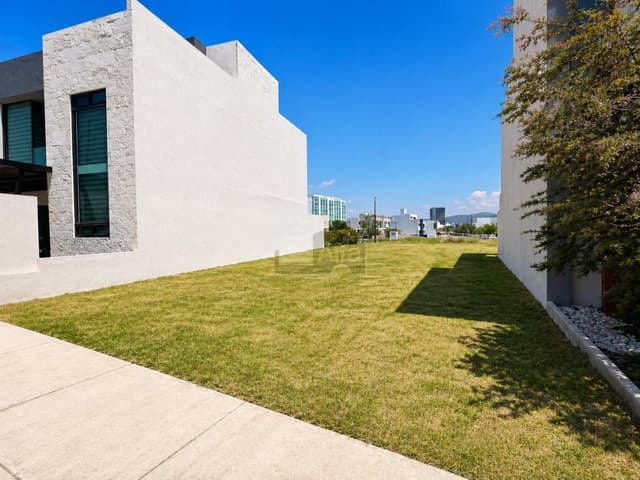 Oportunidad!!! Terreno plano y frente a área verde en venta en La Reserva, Valle de Juriquilla