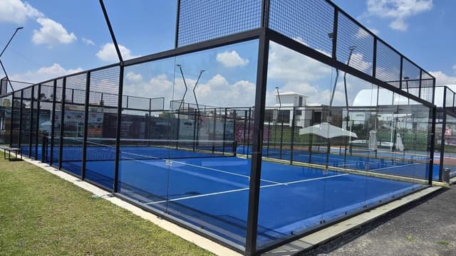 Local Multifuncional dentro de un Club Deportivo Intesports Metepec