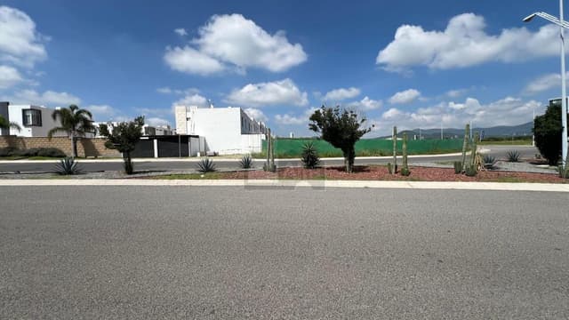 Terreno comercial en venta en Los Olvera, Corregidora, Querétaro