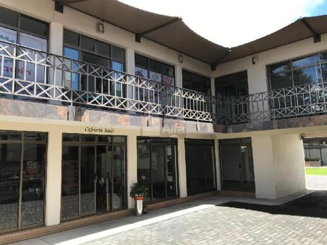 Local en centro comercial en renta en Coaxustenco, Metepec, México