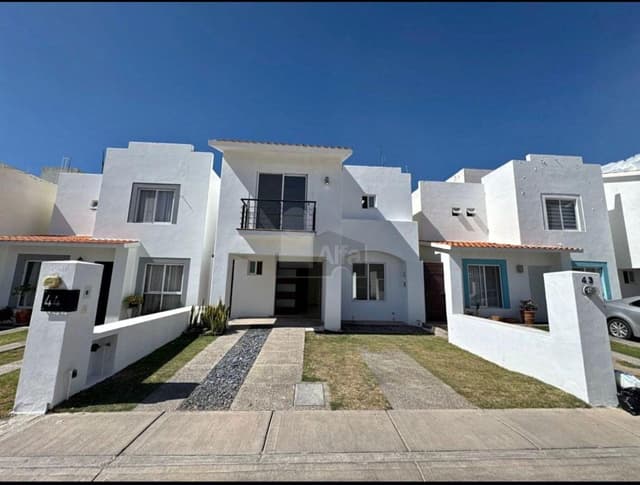 Casa en Venta Av La Querencia
