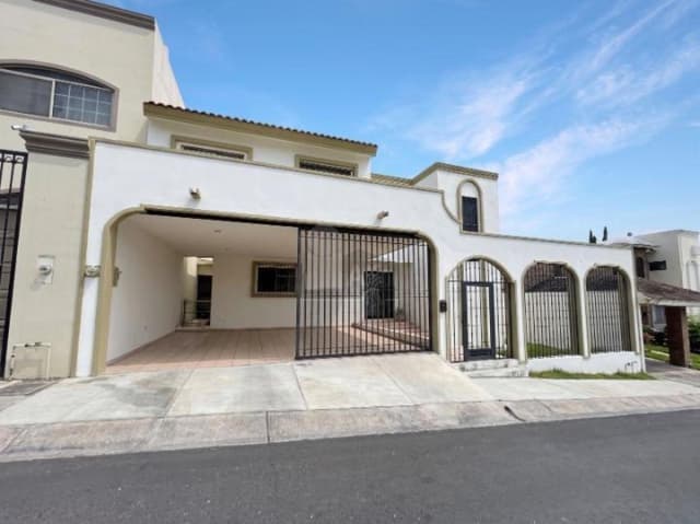 Casa en venta en Pedregal del Contry Guadalupe Nuevo Leon Zona Sur