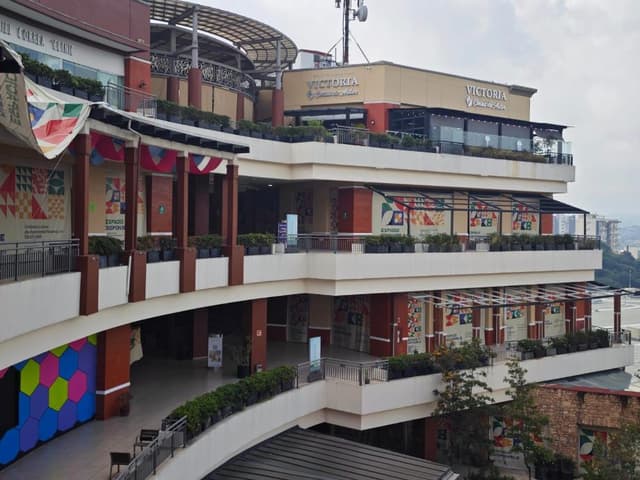 LOCAL EN RENTA EN BOSQUE ESMERALDA