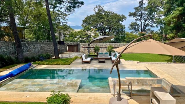 CASA EN RENTA EN AVANDARO