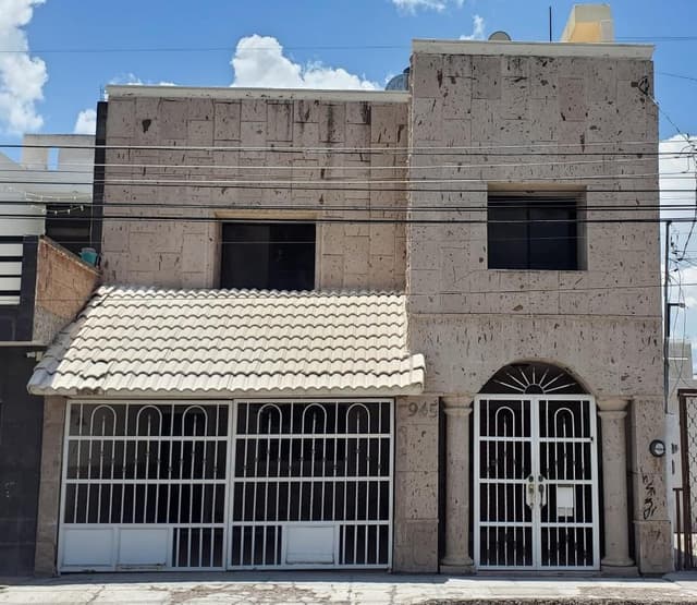 CASA EN VENTA FRACCIONAMIENTO ROMA TORREÓN, COAHUILA