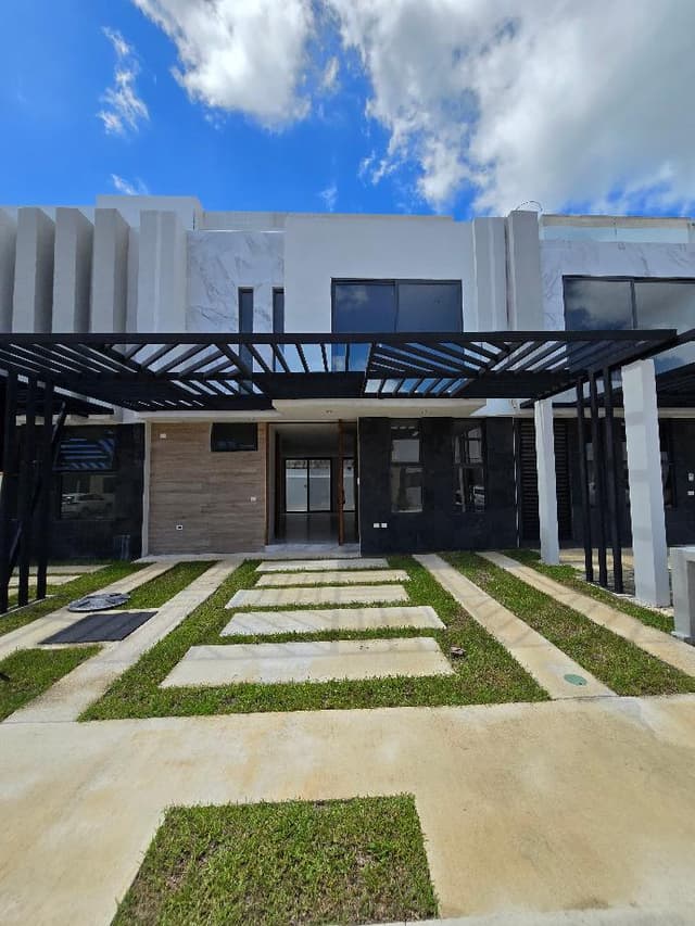 ¡ENTREGA INMEDIATA! VENTA DE CASA EN RESIDENCIAL RIO CUMBRES 3 RECAMARAS COLDWELL BANKER PUNTA SUR CASA 17