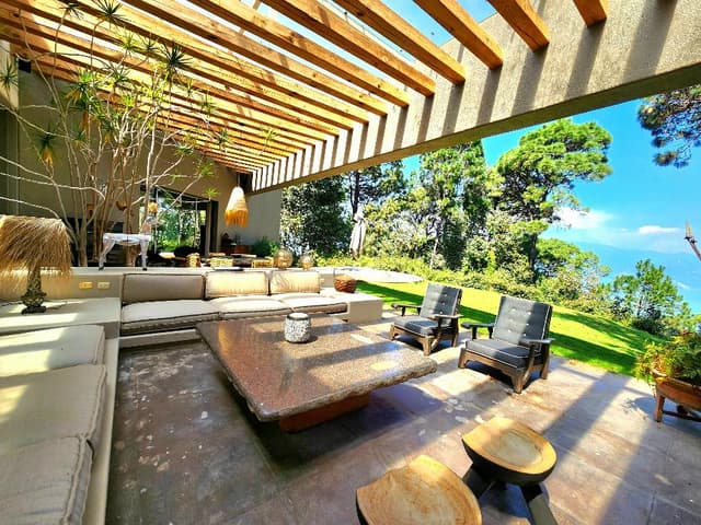 Casa en venta y renta dentro de fraccionamiento Izar Valle de Bravo