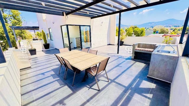 Casa en Condominio a un costado del Club de Golf Los Encinos