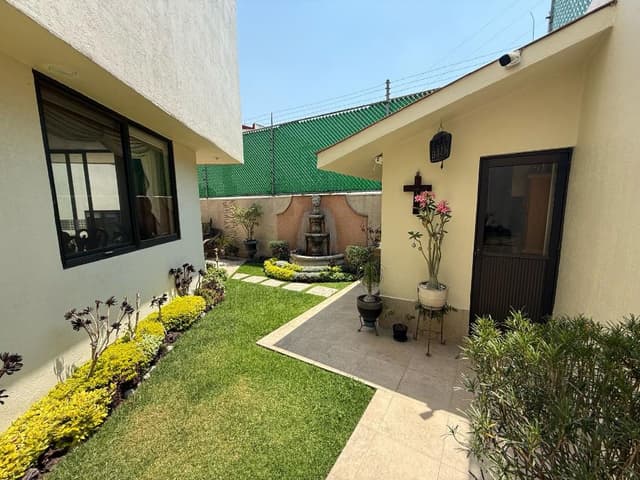 CASA EN VENTA EN SATÉLITE