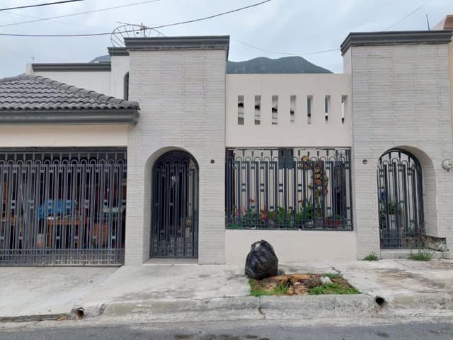 CASA EN VENTA EN LAGOS DEL BOSQUE MONTERREY
