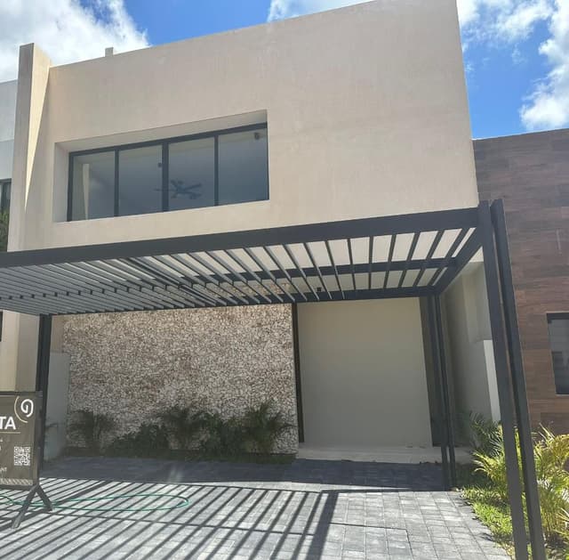 Casa en Venta en Río Residencial, Cancún – 3 Recámaras, Cocina de Lujo y Amenidades Exclusivas, Coldwell Banker