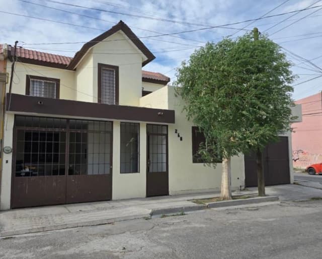 CASA EN VENTA EN FRACCIONAMIETO LAS TORRES, TORREON COAHUILA.