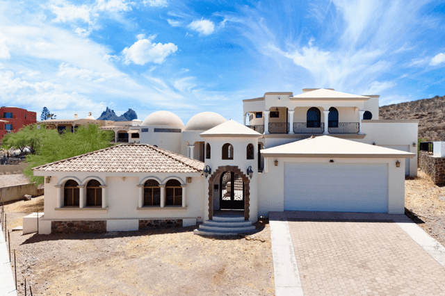 1175 LOMA BELLA