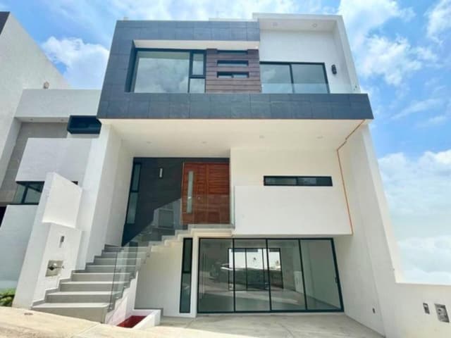 CASA EN LAGO ESMERALDA