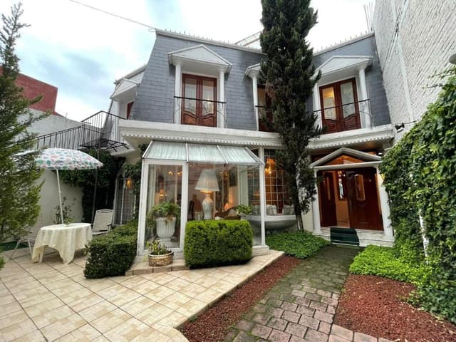AMPLIA CASA EN RENTA SOBRE PASEO COLON, CERCA AV LAS TORRES, TOLUCA