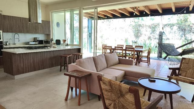 Casa en Venta con Vista al Lago en Valle de Bravo