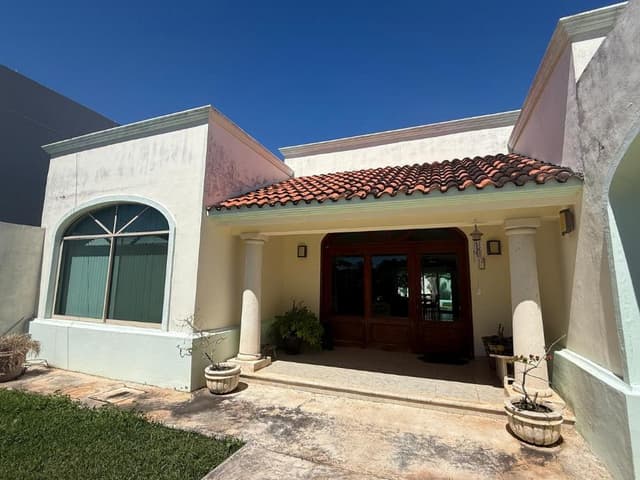 Acogedora Residencia en una planta con alberca – Col. Benito Juárez, Mérida