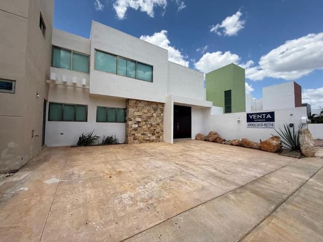 VIVE DONDE MUCHOS DESEAN VACACIONAR
Tu nuevo hogar en Conkal, Mérida, donde el confort, la tranquilidad y el estilo de vida del sureste mexicano se unen en perfecta armonía.