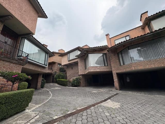 Casa de Lujo en Venta Condominio Exclusivo, Tecamachalco