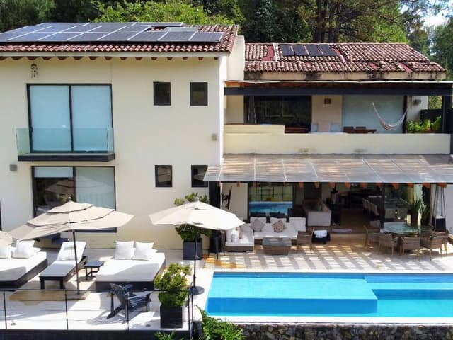 CASA EN VENTA EN AVÁNDARO VALLE DE BRAVO