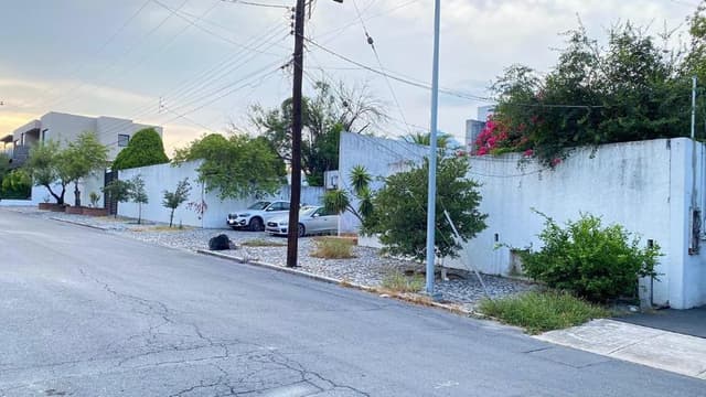 Col. Privada Sierra Madre. Fernando