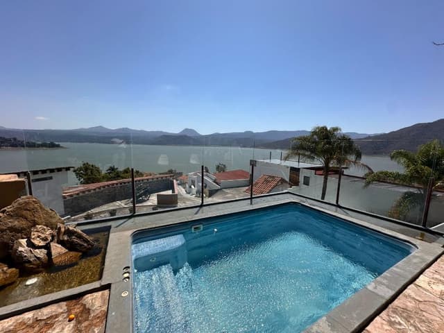 CASA EN RENTA, SAN GASPAR, VALLE DE BRAVO.