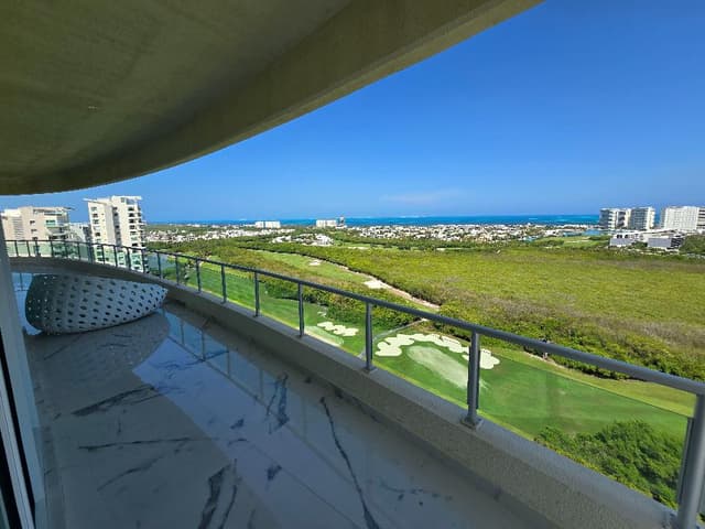 Penthouse Amueblado en Renta – Residencial Isola, Puerto Cancún