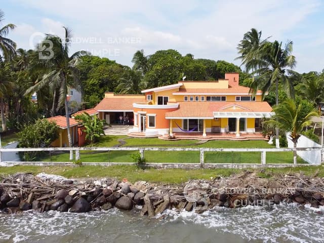 Casa "Villa María" en venta en playa El Zapote